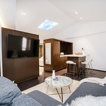 Appartement Place Des Lices Avec Parking Saint-Tropez Exterior photo